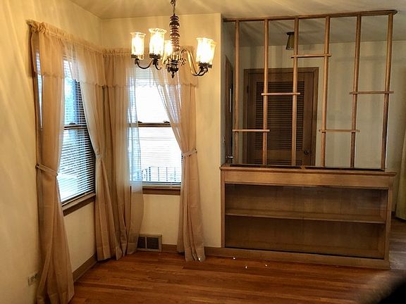 3rd image of 824 Hillview Ave