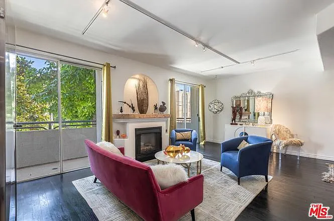 2 bed, 2.5 bath, 1424 sqft, $5,000 — Photo 1