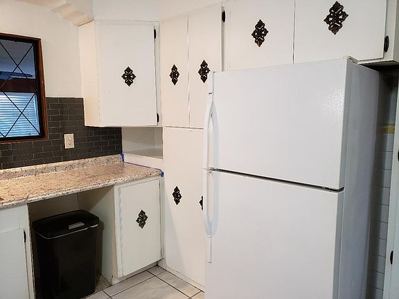 3rd image of 2110 W North A St APT 2