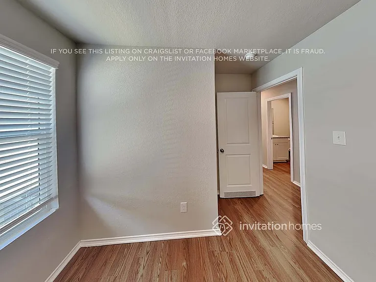 5445 Verdugos Palace — Photo 10