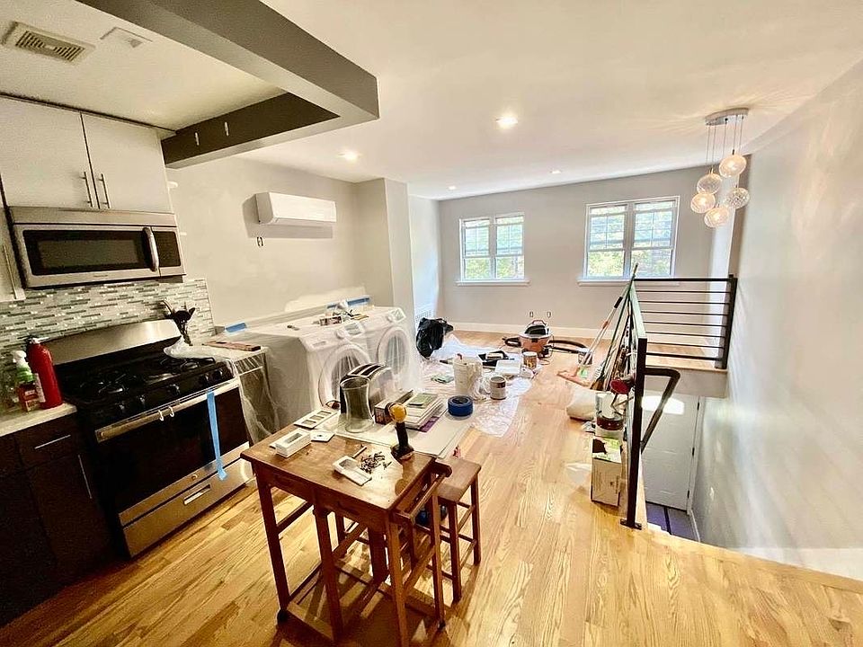 1st image of 801A Willoughby Ave #2F