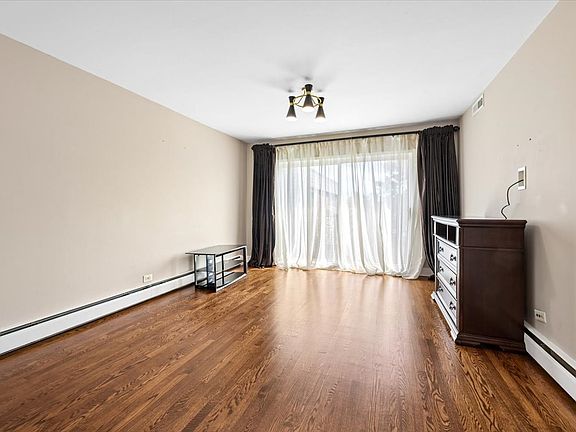 5th image of 3746 N Central Ave APT 3E