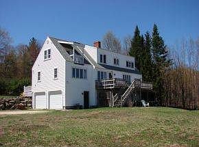 Large deck and 2-car garage