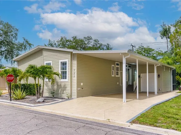 127 Oakwood Blvd, Sarasota, FL 34237