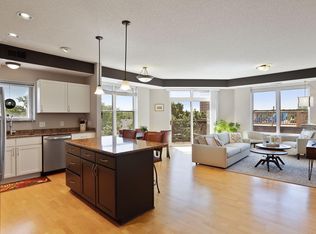 1800 Clinton Ave S #408, Minneapolis, MN 55404