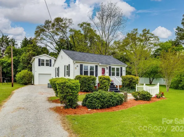 79 Robinson Ave, Winnsboro, SC 29180