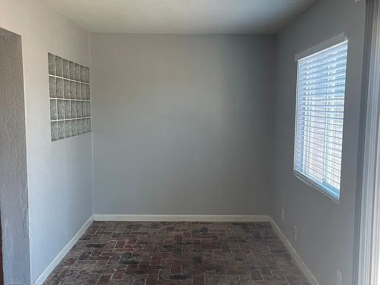 2614 N 72nd Pl — Photo 11