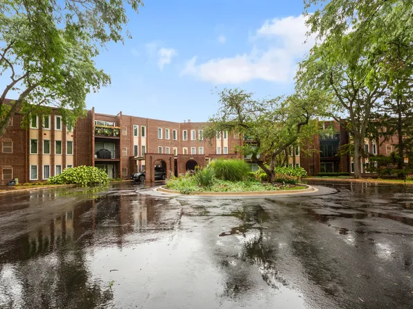1450 W Sandpebble Dr #347, Wheeling, IL 60090