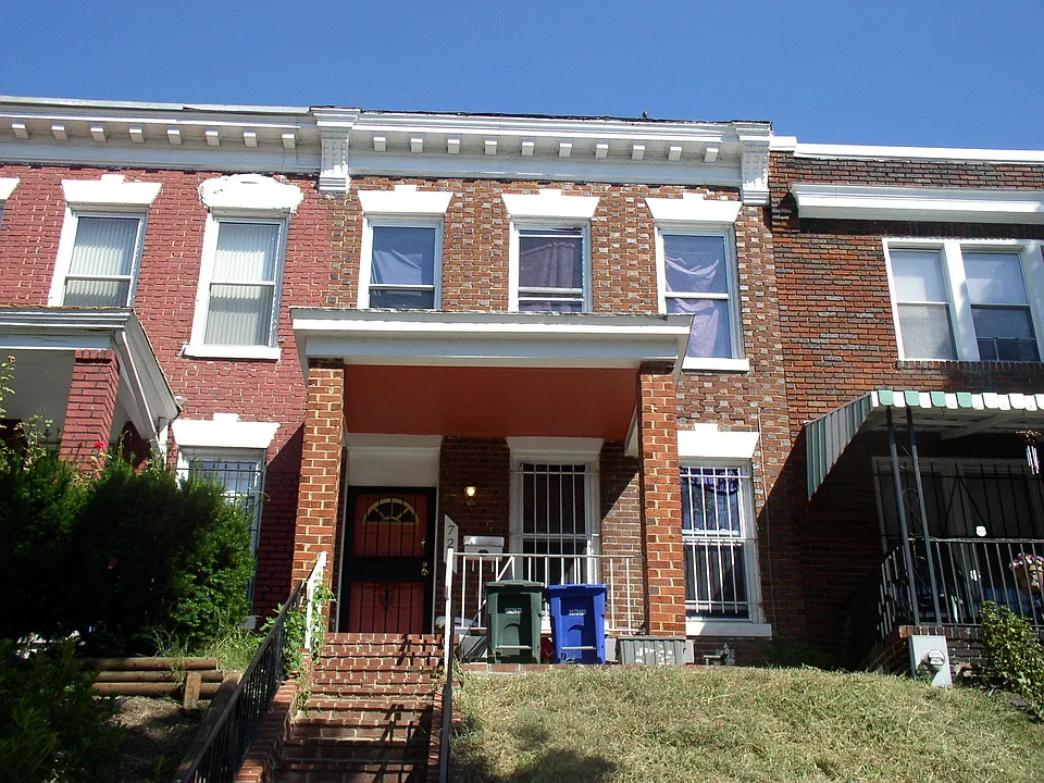 725 Fairmont St NW - Full House