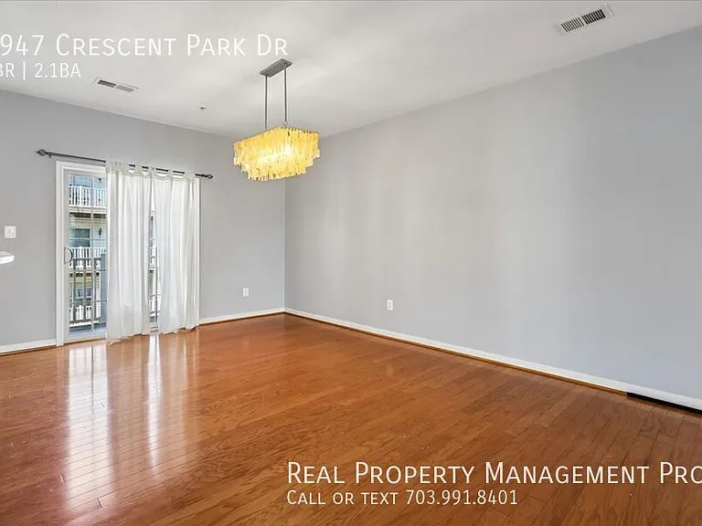 7947 Crescent Park Dr — Photo 13