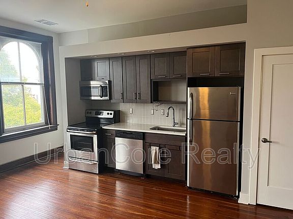 3rd image of 209 E Broad St #301