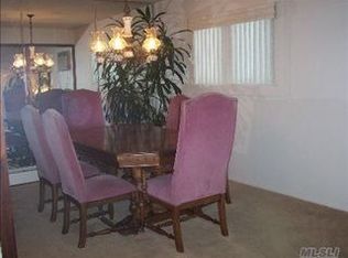 3084 Lonni Ln, Merrick, NY 11566