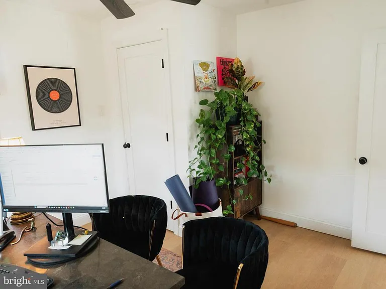 70 Sartori Ave — Photo 38
