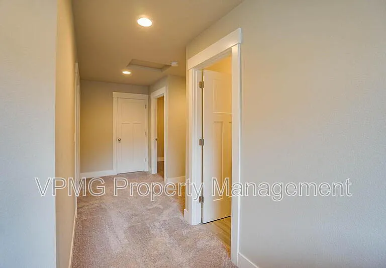 2928 NW 16th St — Photo 18