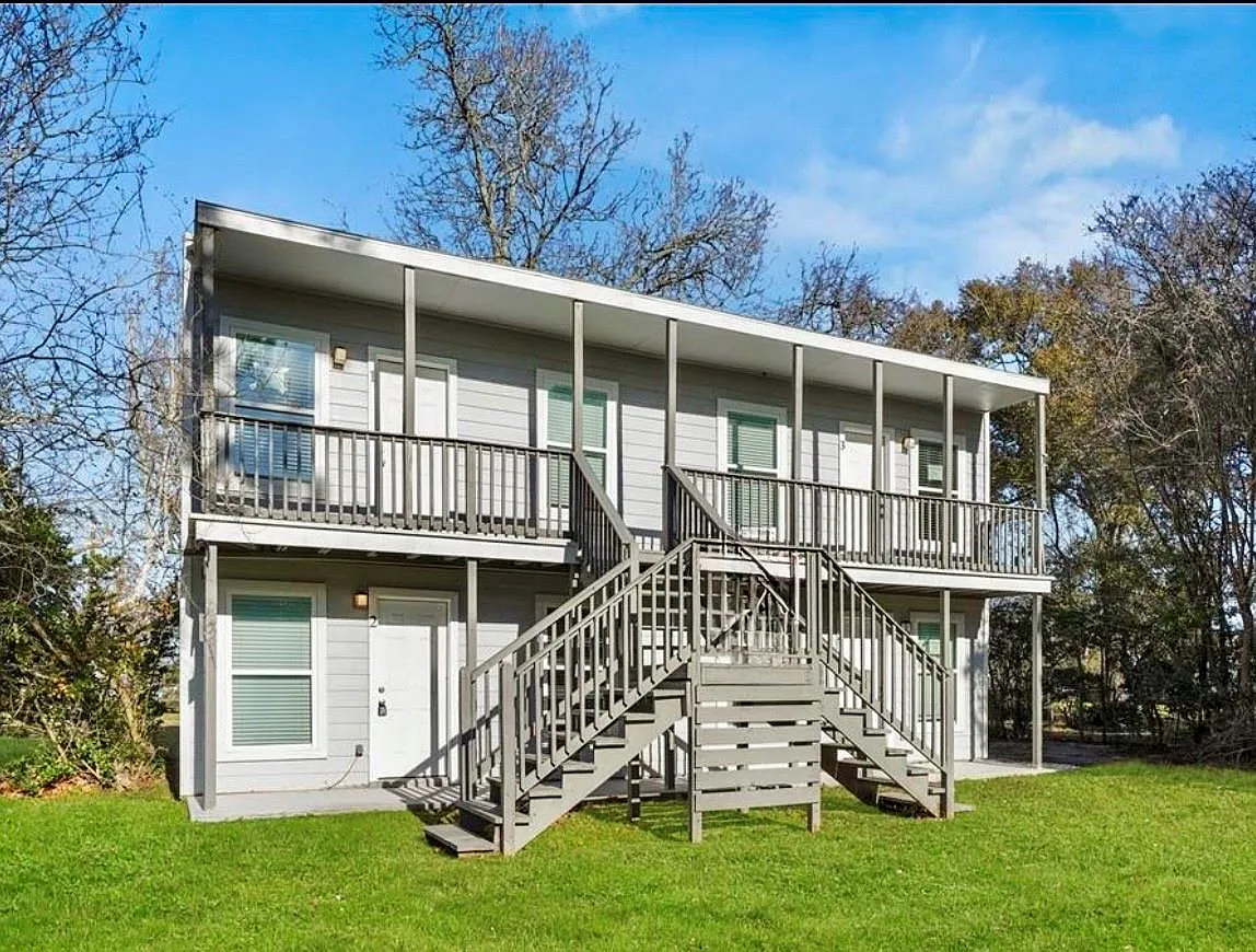 1 bed, 1.0 bath, $880 — Photo 1
