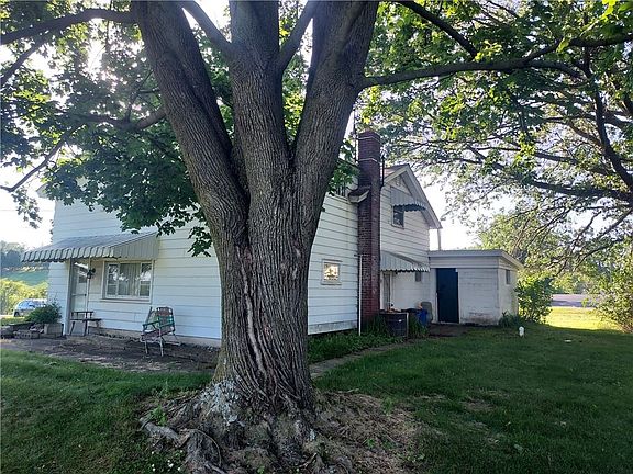 3rd image of 556 Baltzer Meyer Pike