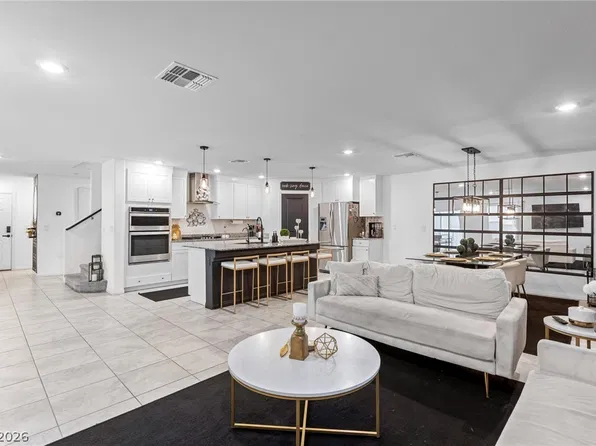 9247 Quartz Hills Ave, Las Vegas, NV 89178