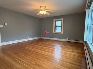 26 Pine Rd, North Hampton, NH 03862