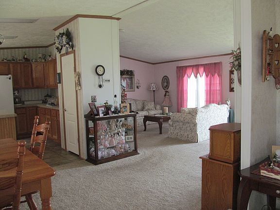 Family Rm to Living Rm