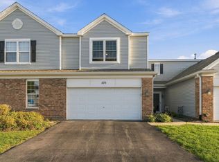 570 Springbrook Trl N, Oswego, IL 60543