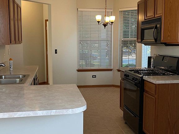 Kitchen with breakfast nook