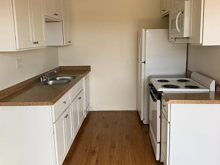 Lake Murray Villa Apartments — Photo 10