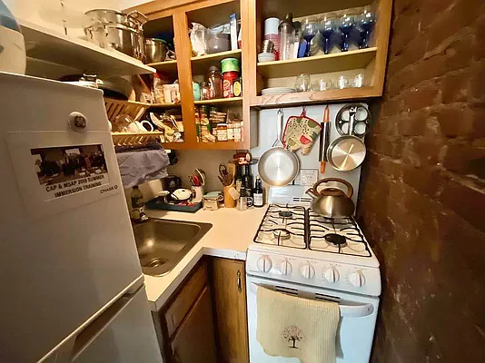 Rented by J PRESTON AND ASSOCIATES INC | media 34