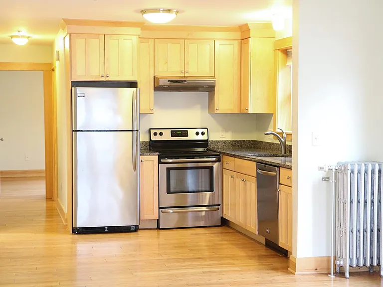 274 Park Ave #4 — Photo 3