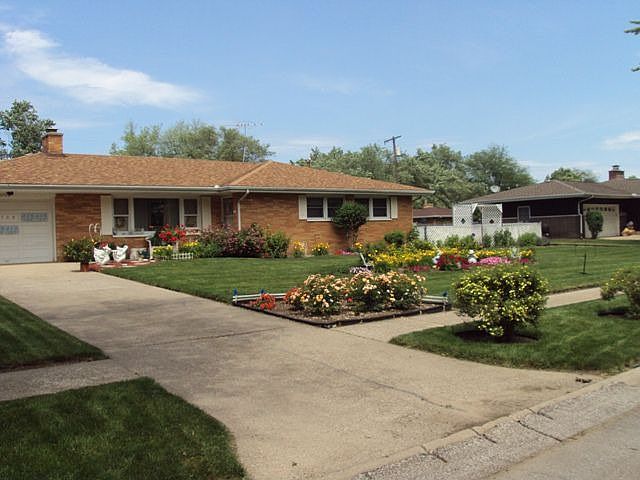 1st image of 3708 E 34th Ln