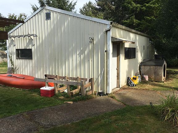 2nd image of 2090 SE Merten Dr