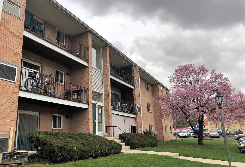 Canal House Apartments — Photo 3