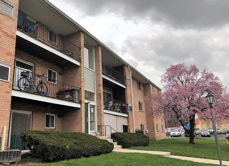 Canal House Apartments — Photo 3