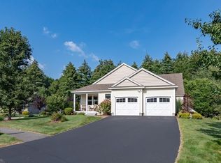 35 Pilgrim Cir, Nashua, NH 03063