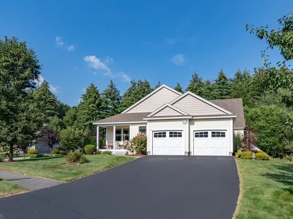 35 Pilgrim Cir, Nashua, NH 03063