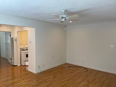 4th image of 4613 N Bellflower Blvd #4