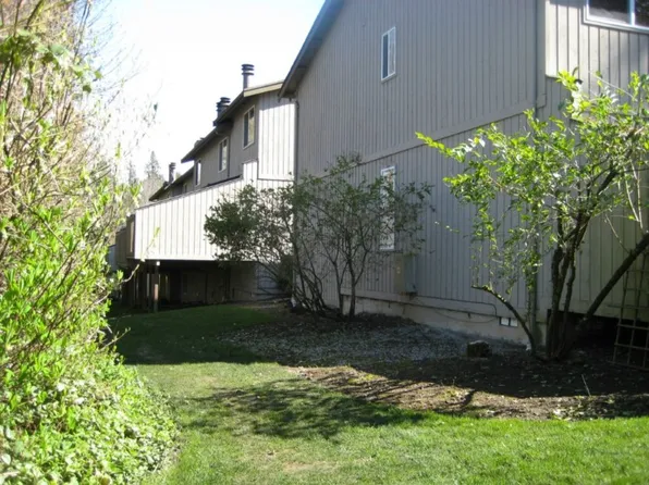 1305 W Clearbrook Dr APT 8, Bellingham, WA 98229