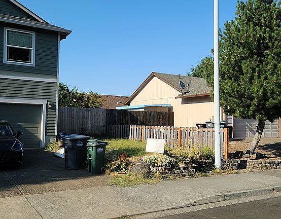 2nd image of 2151 NE Clarendon St