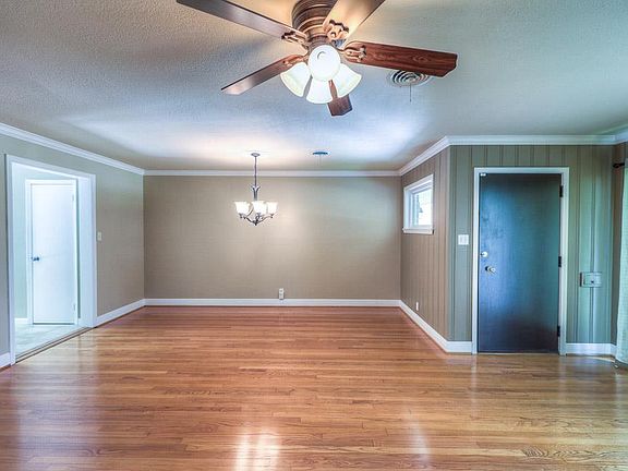 5th image of 6303 Grovewood Ln