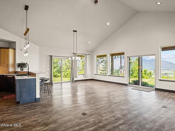 5th image of 153 Ocean Front Pl