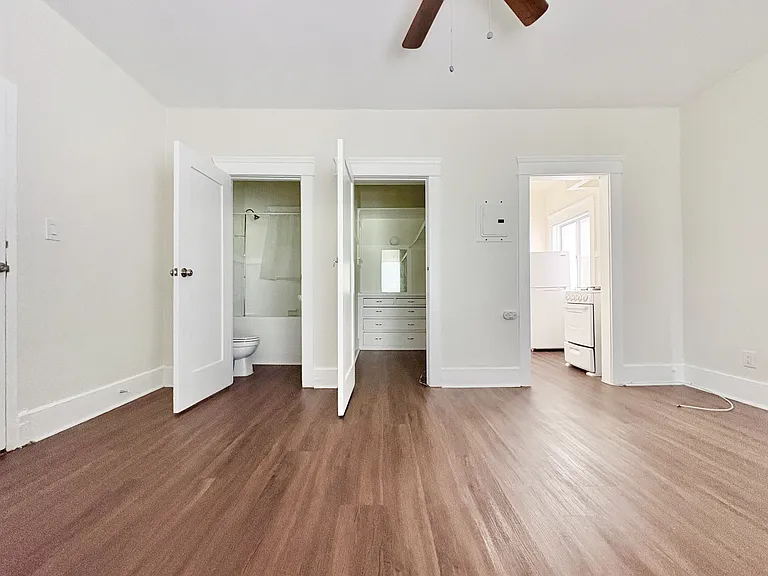 223 Lime Ave #11 — Photo 3