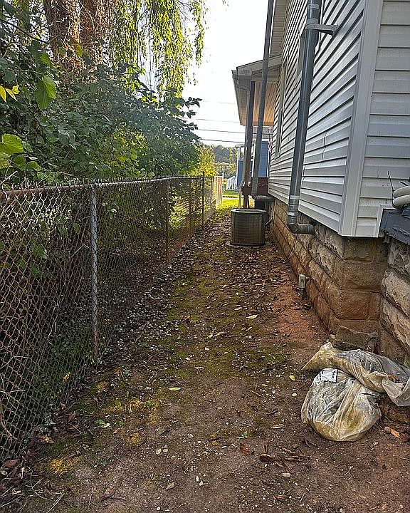 216 Blennerhassett Ave, Belpre, OH 45714 Zillow