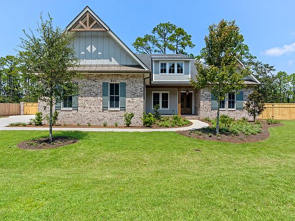 All finishes, features, upgrades, colors and amenities are subject to change without notice