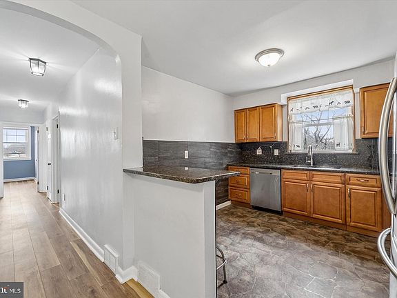 3rd image of 3001 Welsh Rd