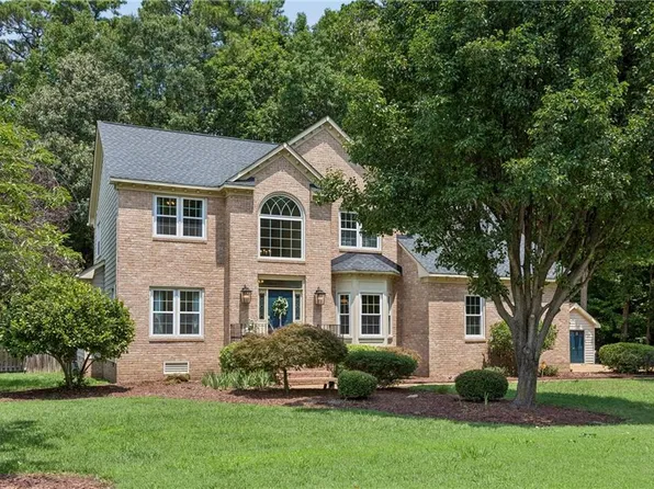 18 Emmaus Rd, Poquoson, VA 23662