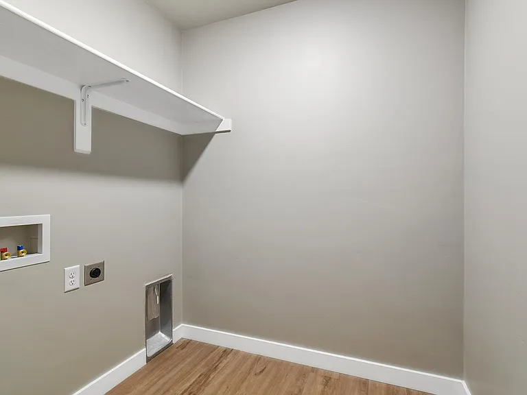 3521 S 4300 W — Photo 8