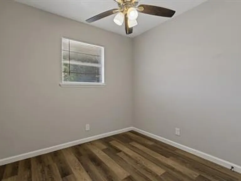 818 W Texas St — Photo 58