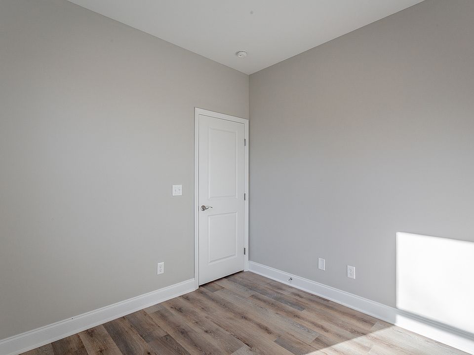 1st image of 108 Hogan Heights Dr #4