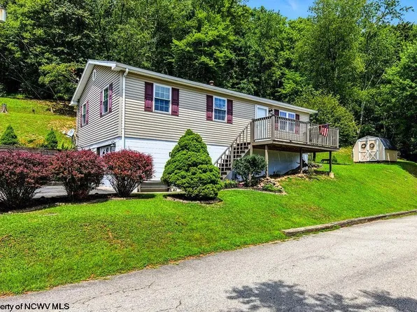 7 New York Ave, Salem, WV 26426