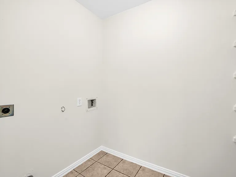11342 Mansfield Dr — Photo 15