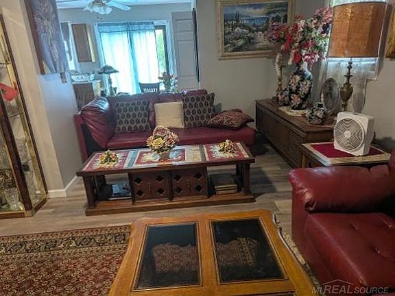 3rd image of 47546 Roland St